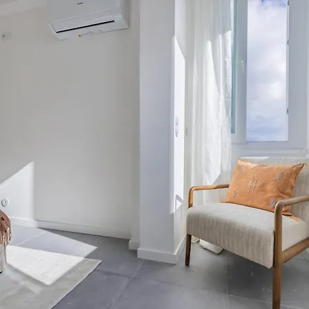 176 - Charming Riverview 오이라스