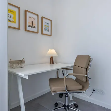 176 - Charming Riverview 아파트 *