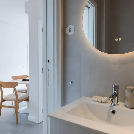 176 - Charming Riverview 아파트