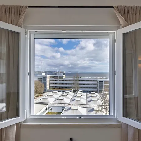 176 - Charming Riverview *