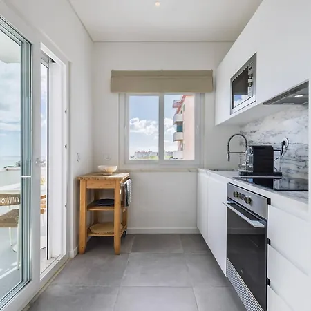 176 - Charming Riverview *