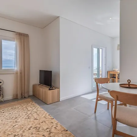 176 - Charming Riverview 오이라스