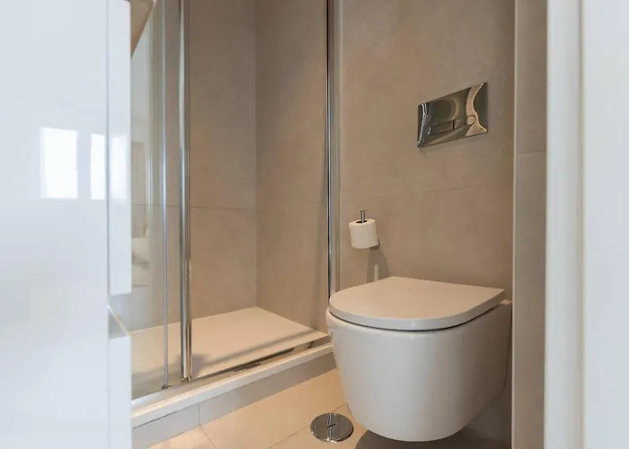 176 - Charming Riverview Apartamento