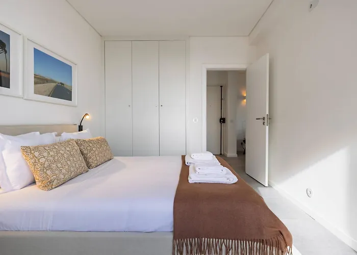 176 - Charming Riverview Apartamento Oeiras