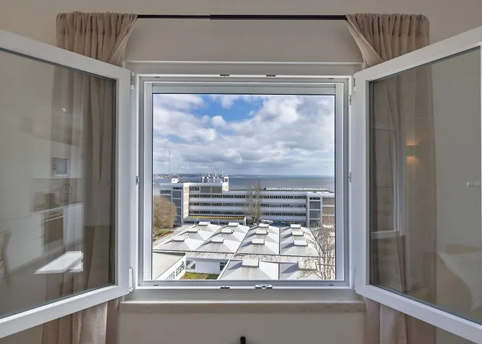 176 - Charming Riverview *