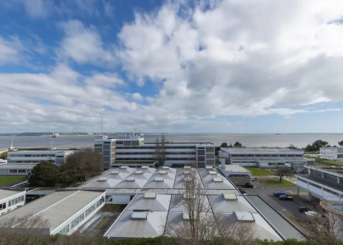 176 - Charming Riverview Apartamento