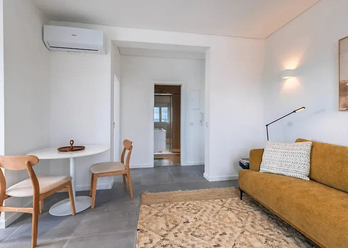 176 - Charming Riverview * אוייראס